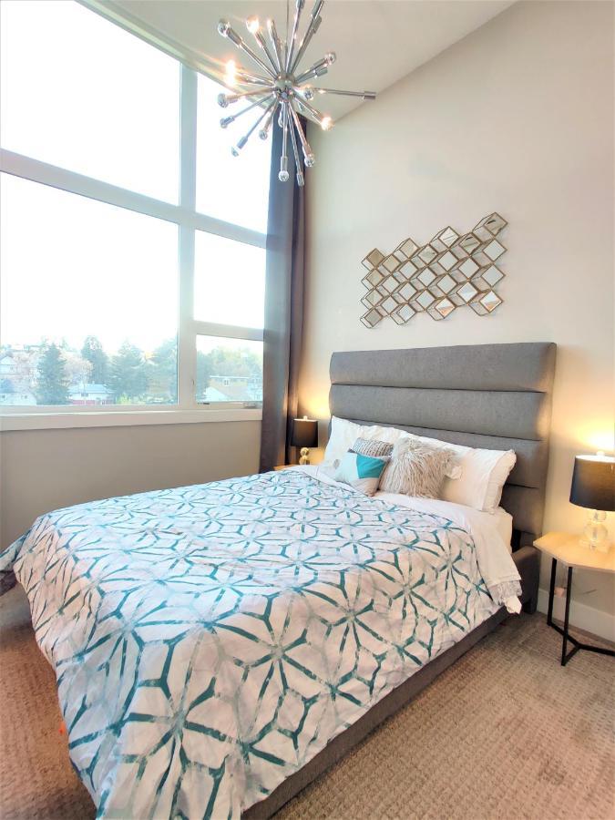 Monki Di Executive Suites - GLAS YYC Exterior foto