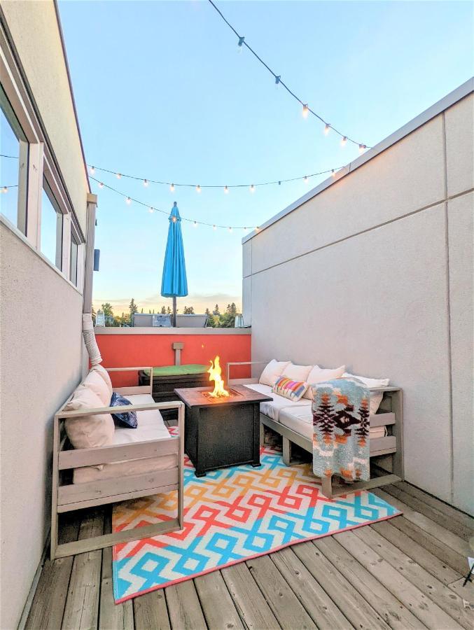 Monki Di Executive Suites - GLAS YYC Exterior foto